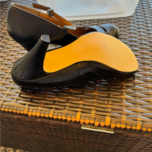 Black heels - Picture 4 of 5